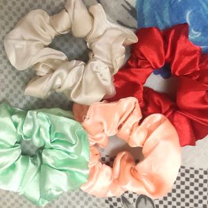 8scrunchies,2bows,1hairclip