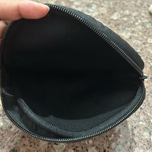 Electronic pouch with zipper for Headphones