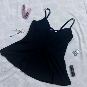 SALE!!!🖤Cute Black Top 🖤