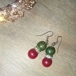 Red White And Green Pearls Necklace