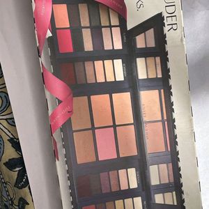 Estee lauder 42 Shades Endless Looks Pallette