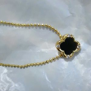 LV Clover Neckpiece