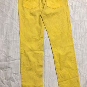 Yellow slim jeans