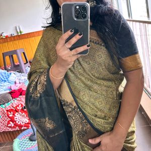 Saree With Black And Golden Border