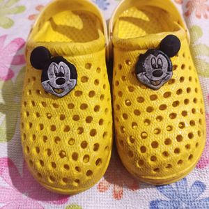 KIDS CROCS TYPE MICKEY MOUSE FOOTWEAR