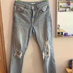 New Zara Ripped Straight Jeans