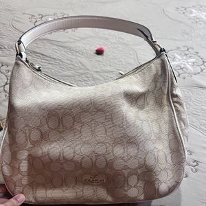 Coach handbag - Shoulder Bag -79% Off