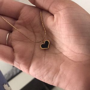 black heart waterproof pendant and chain