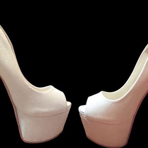 White Pencil Heel