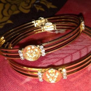 Stylish Golden. Bangles Set For Women And Girls. G