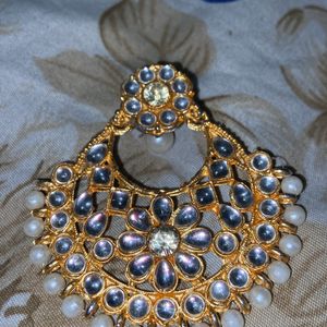 Beautiful Kundan mang tika and earrings