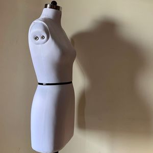 Female Mannequin / Dress form