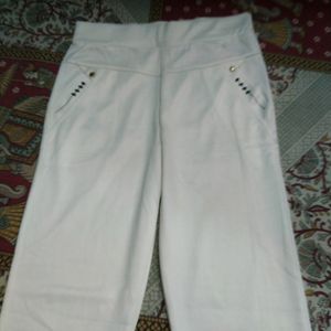 white jegging /pant