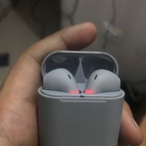 1 Pair Earbuds