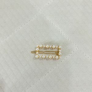 2 Pieces Pearl Clip, @ ₹40/- Per Piece