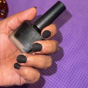 Black nail paint