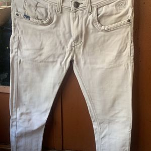 White slim Fit jeans