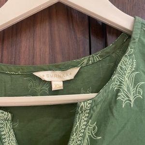 Svrnaa Green Printed Kurta In XS