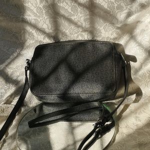 Guess Sling Bag