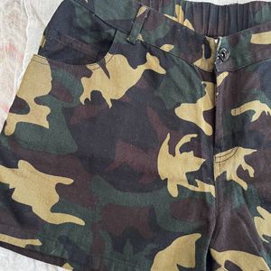 Low Waist Army Print Shorts