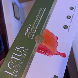 Lotus Botanicals Vit C Facial Kit