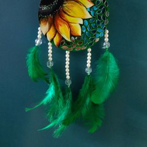 Beautiful Green Painted Feathery Craft🎐