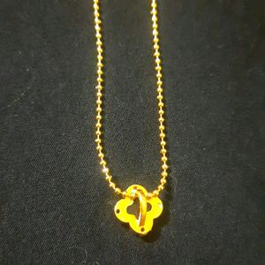 Clover Pendant Chain