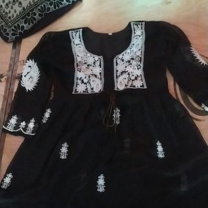 Chikankari Short Kurti