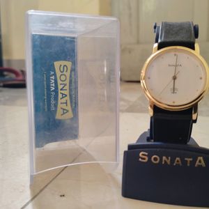 Sonata analog leather Watch.