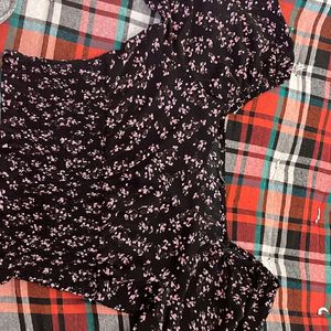 CLEARANCE SALE!!! BlacK FLORAL TOP