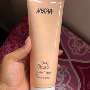 Nykaa Love Struck Body Lotion