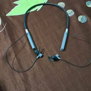 Zavia Bluetooth Nack Band