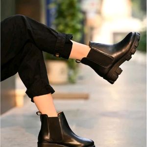 Black Chelsea Boot