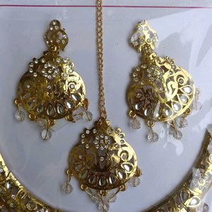 Jewellery Necklace With Earrings And Mang Tika