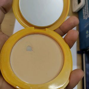 Lakme Sun Expert Ultra Matte Compact