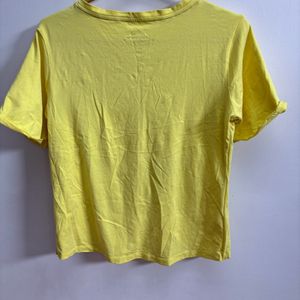 I Am Selling Vibrant Lee Cooper Tshirt