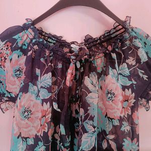 🌼Stylish Navy Blue Floral Top