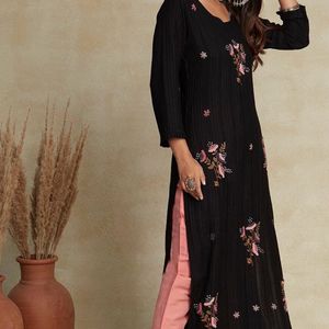 Floral Embroidered Thread Work Kurta