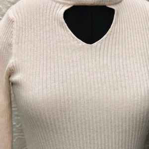 White Polo Neck Sweat Shirt For Small Size Women