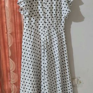 Black And White Midi Dress For All Occasions