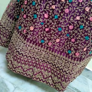 Heavy Beautiful Lahenga (Grab Fast) 💜