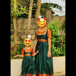 Twinning Mother And Daughter Dress