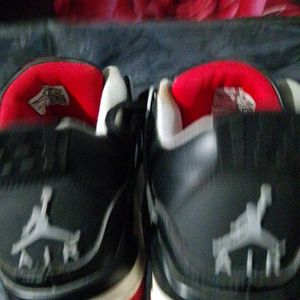 Jordan 4 Retro