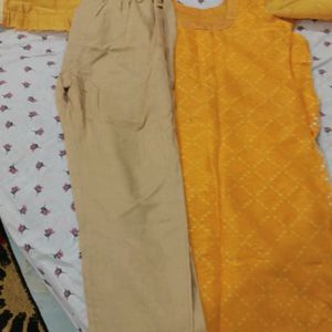 I Am Selling Kurta Set