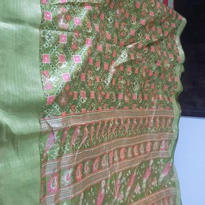 Beautiful Saree With Unstitched Blouse Piece