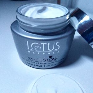 Lotus Night Creme`