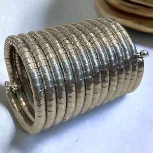 Top Trending Spiral Bangle Bracelet