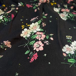 H&M’s V-Neck Floral One Piece🖤🌸