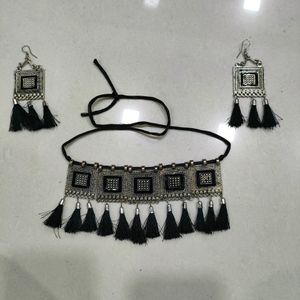 Black Square Thread Choker Necklace With Earrings