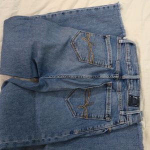 Jeans(Levi's, Denizen)(28)(Straight Fit)(Tucks Can